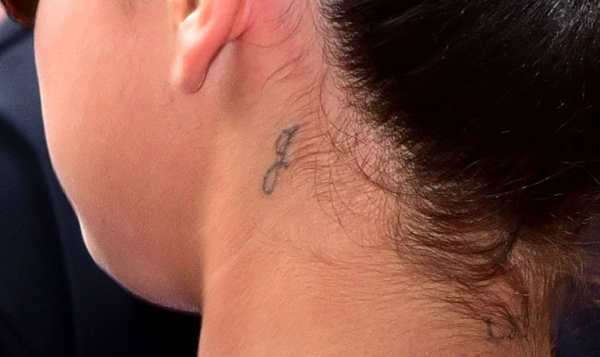 Selena Gomez got her fourth tattoo - g (Image via PopSugar)
