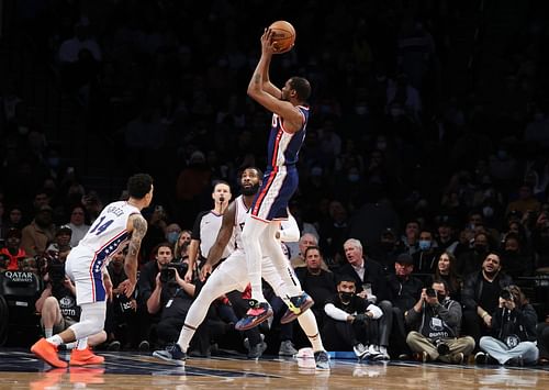 Kevin Durant in action against the Philadelphia 76ers.