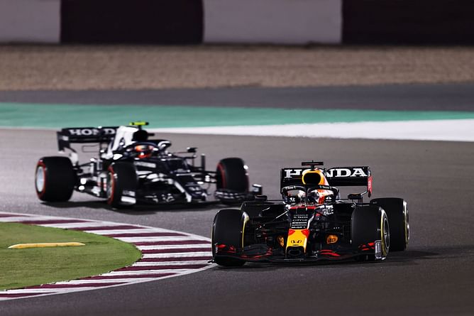 "Max Verstappen is clearly in the better position" - Pierre Gasly thinks Red Bull F1 driver holds advantage over Lewis Hamilton