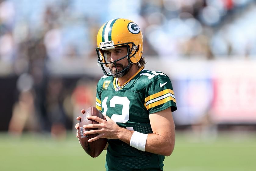 Aaron Rodgers returns to practice field for first time since Nov. 19