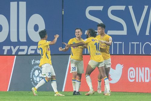 Kerala Blasters FC players celebrating their win over Chennaiyin FC (Image Courtesy: ISL)