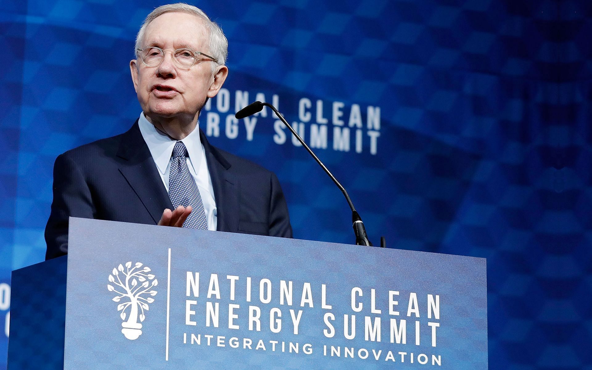 Harry Reid was diagnosed with pancreatic cancer in 2018 (Image via Getty Images/ Isaac Brekken)