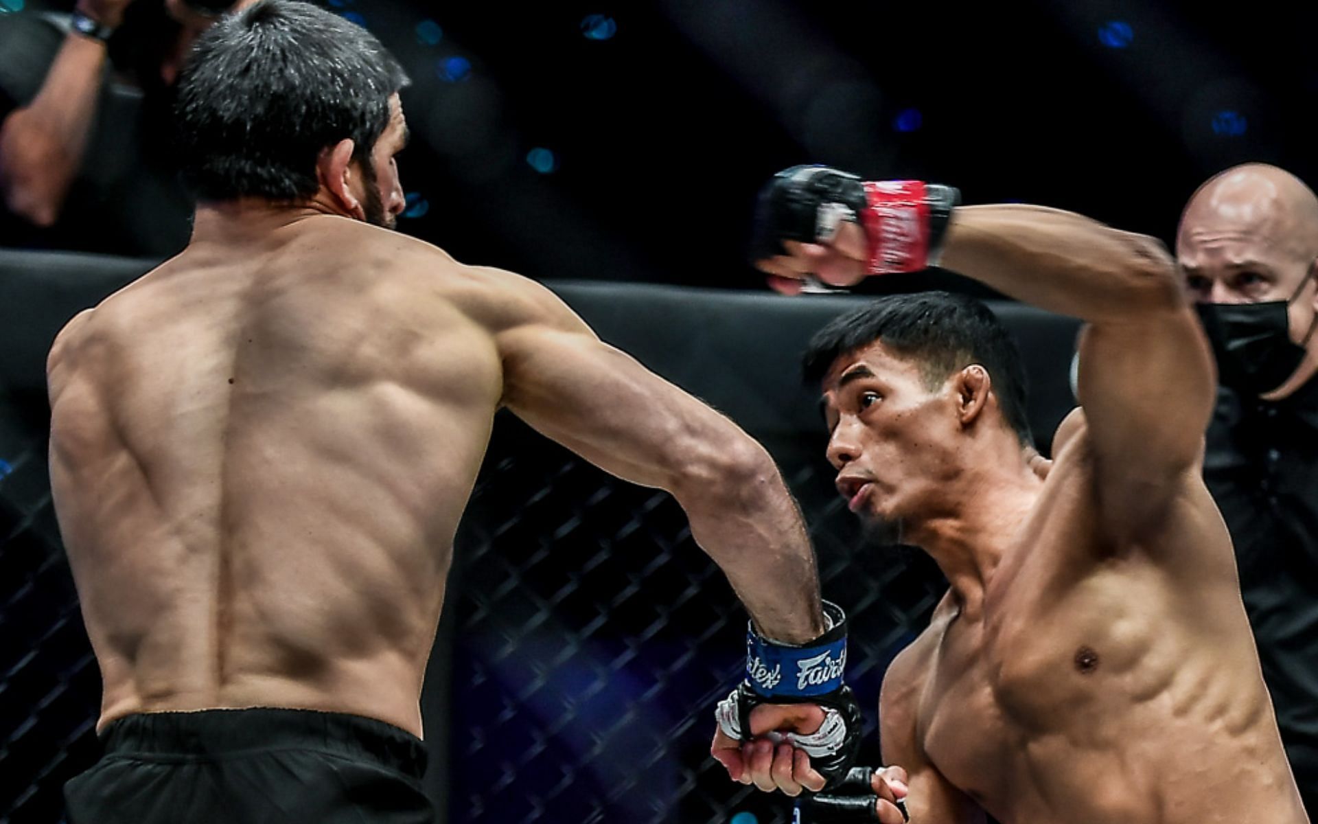 Stephen Loman catches Yusup Saadulaev with an overhand left punch to secure a knockout win in his ONE Championship debut | Photo: ONE Championship