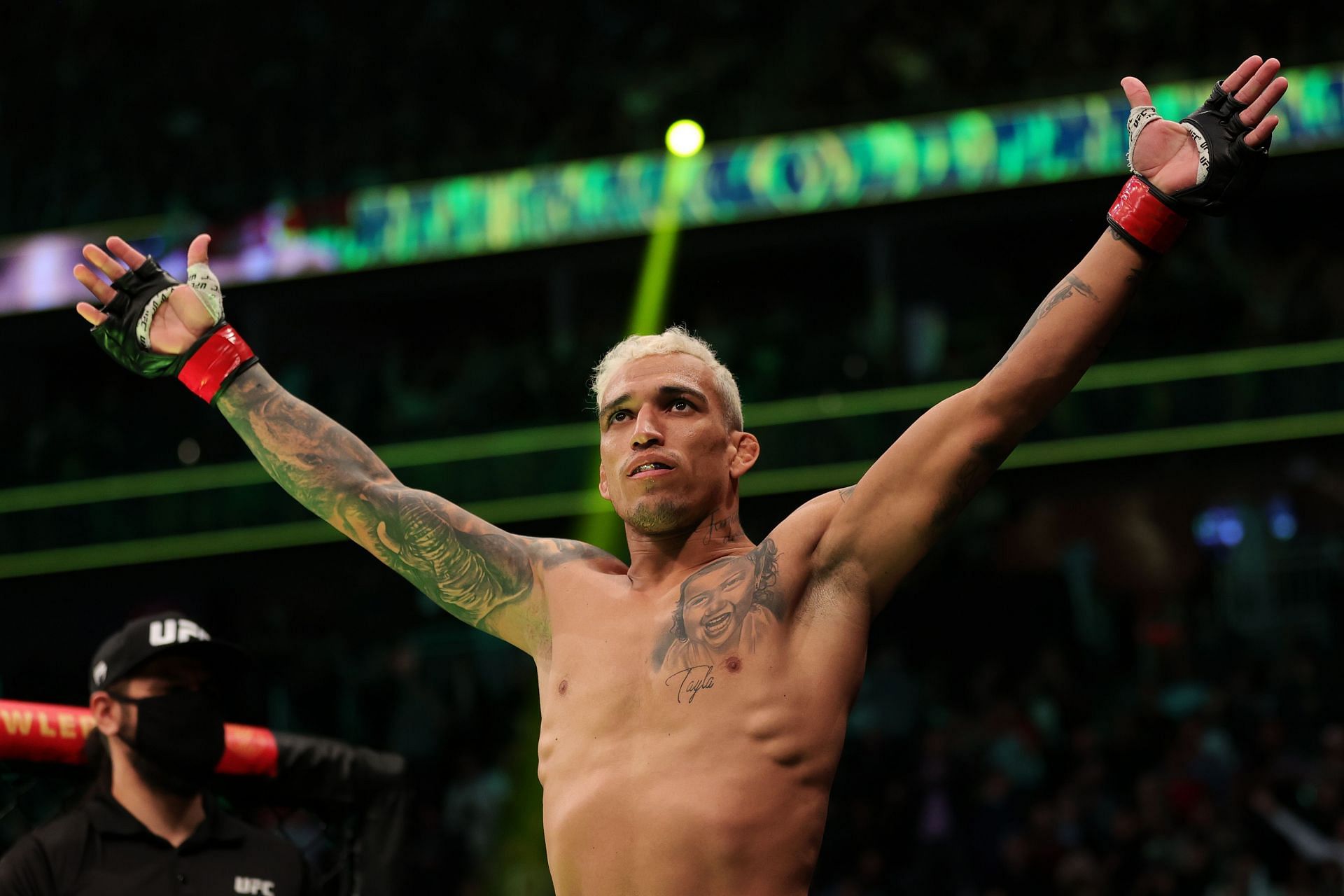 Charles Oliveira cemented himself as the world&#039;s best lightweight thanks to his win over Dustin Poirier