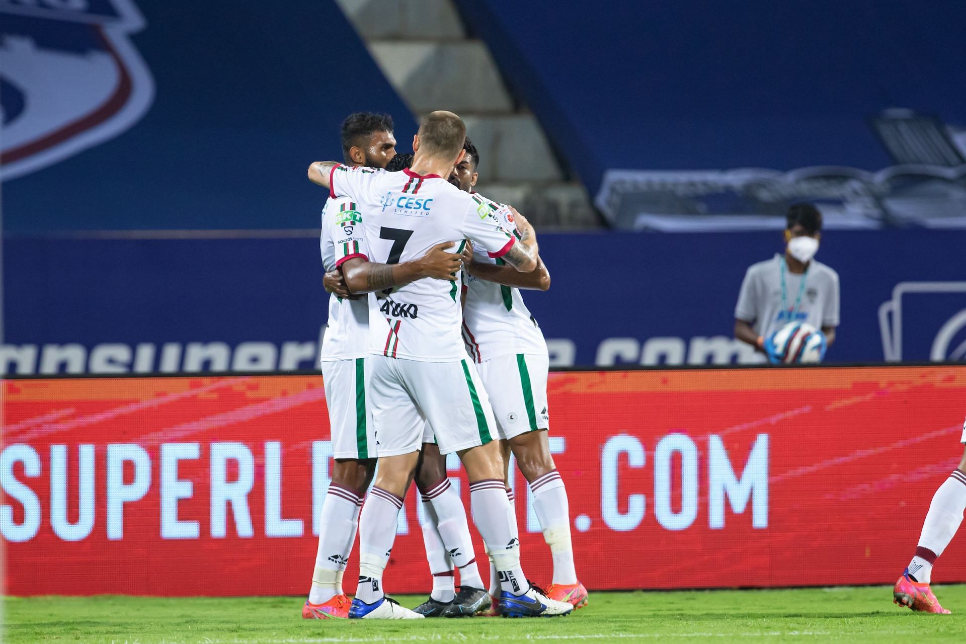 ATK Mohun Bagan players celebrate their first goal of the game (Image Courtesy: ISL)