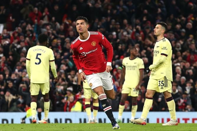 Manchester United 3-2 Arsenal: 5 hits and flops as Cristiano Ronaldo nets twice in Michael Carrick's final game in-charge | Premier League 2021-22