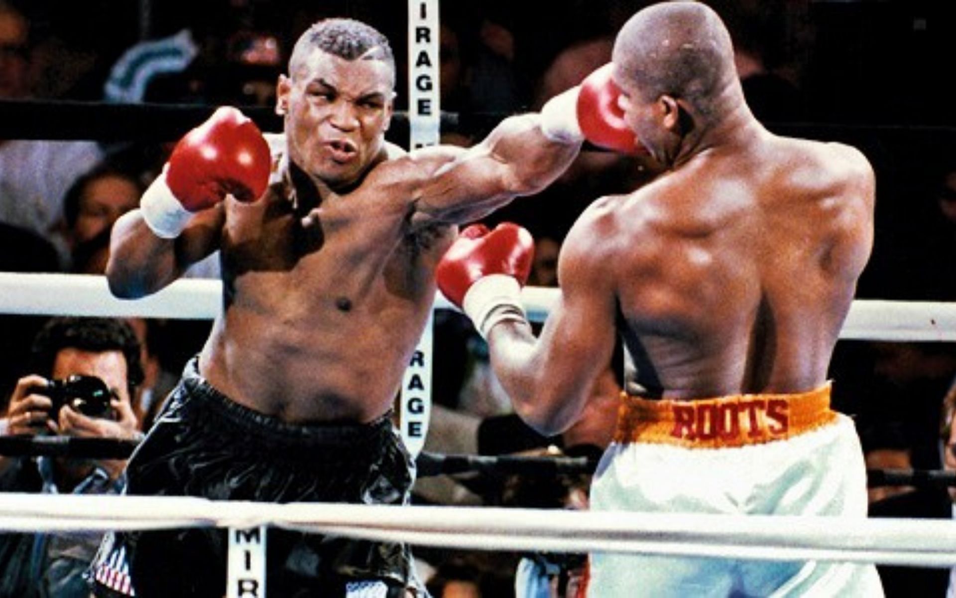 Did Mike Tyson break Razor Ruddock's jaw?