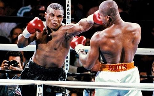 Mike Tyson vs. Donovan Ruddock [Image Courtesy: @HVYWeightHeroes on Twitter]