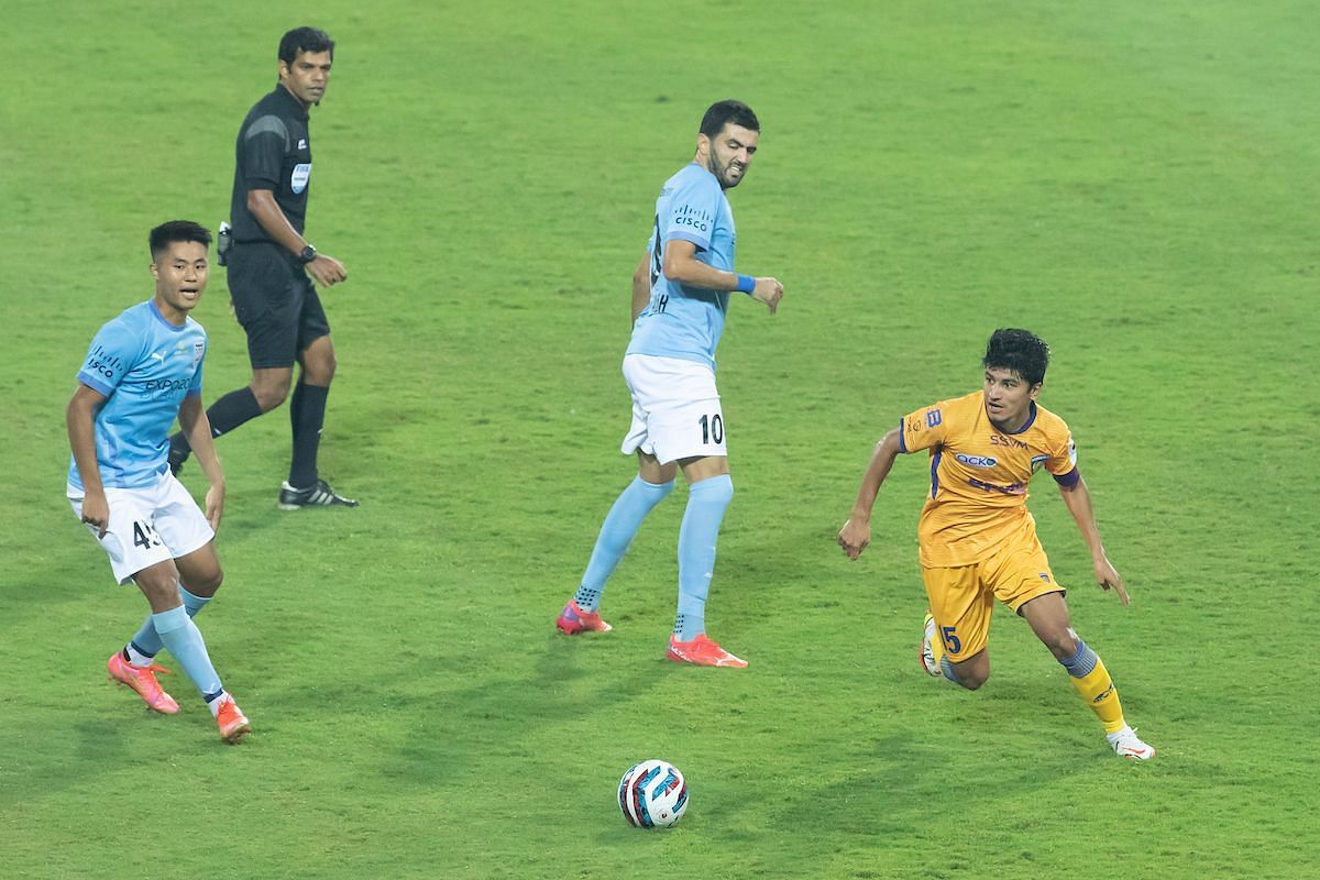 Anirudh Thapa didn't have the best of games. (Image courtesy: ISL social media)