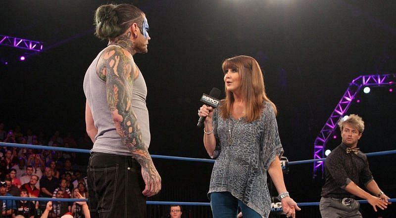 Carter confronting Jeff Hardy
