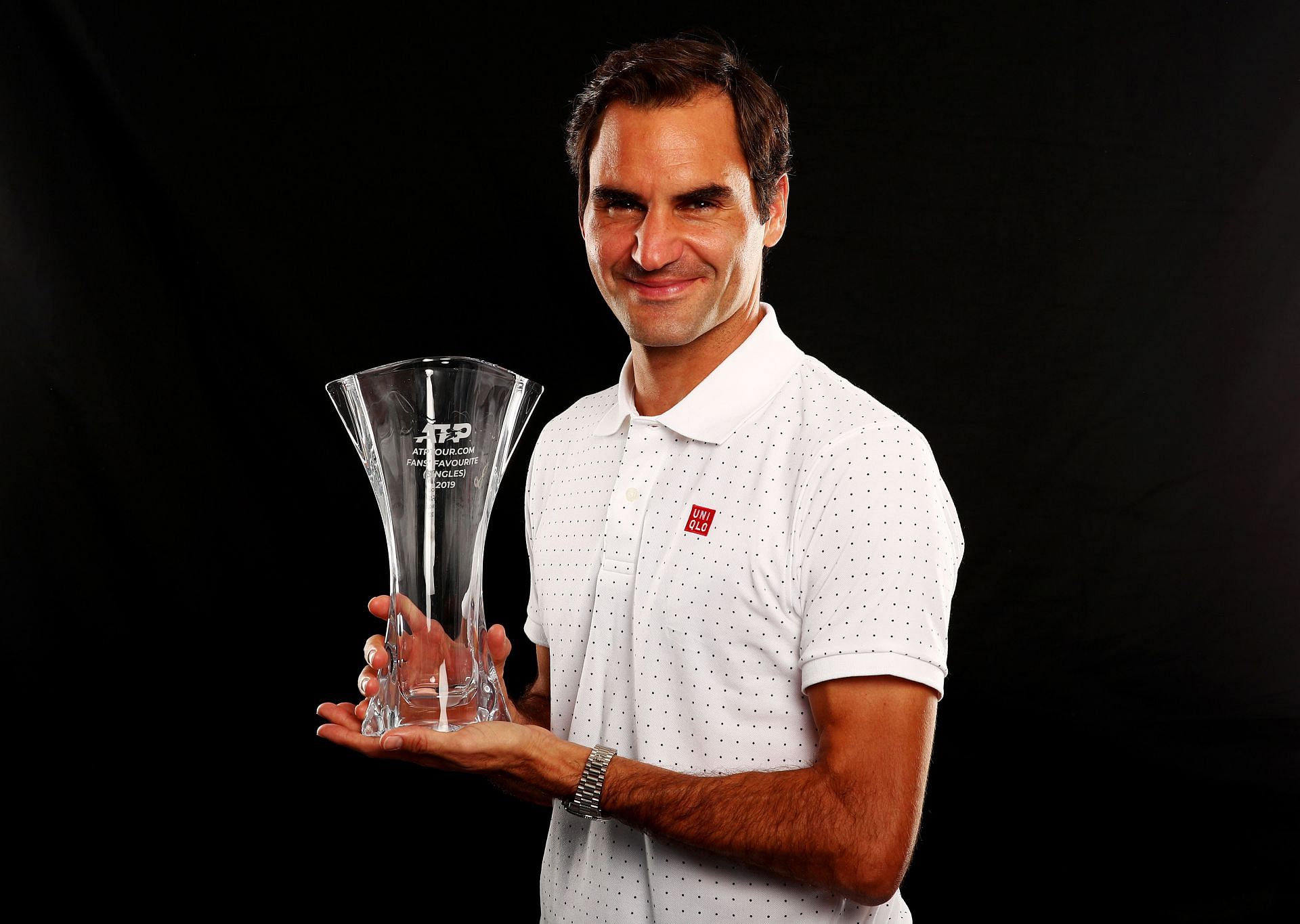 Roger Federer with his 2019 Fans&#039; Favorite Award