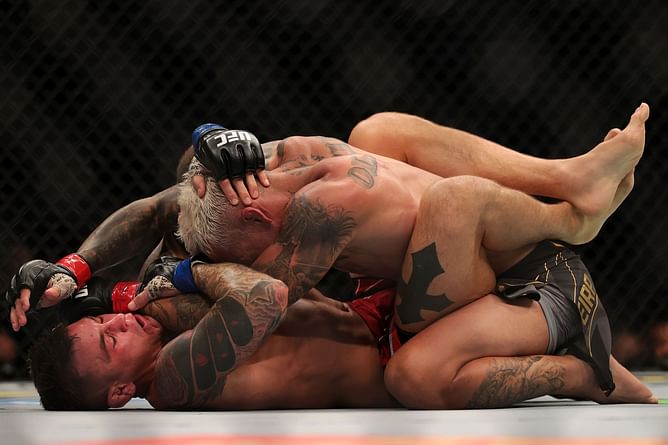 Who won the UFC 269 fight between Dustin Poirier and Charles Oliveira (11th December 2021)?