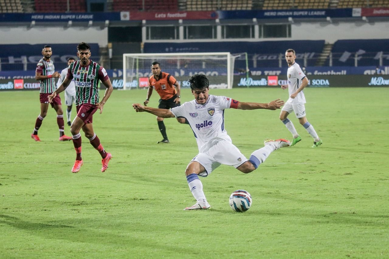 Chennaiyin FC captain Anirudh Thapa in action against ATK Mohun Bagan (Image Courtesy: ISL)