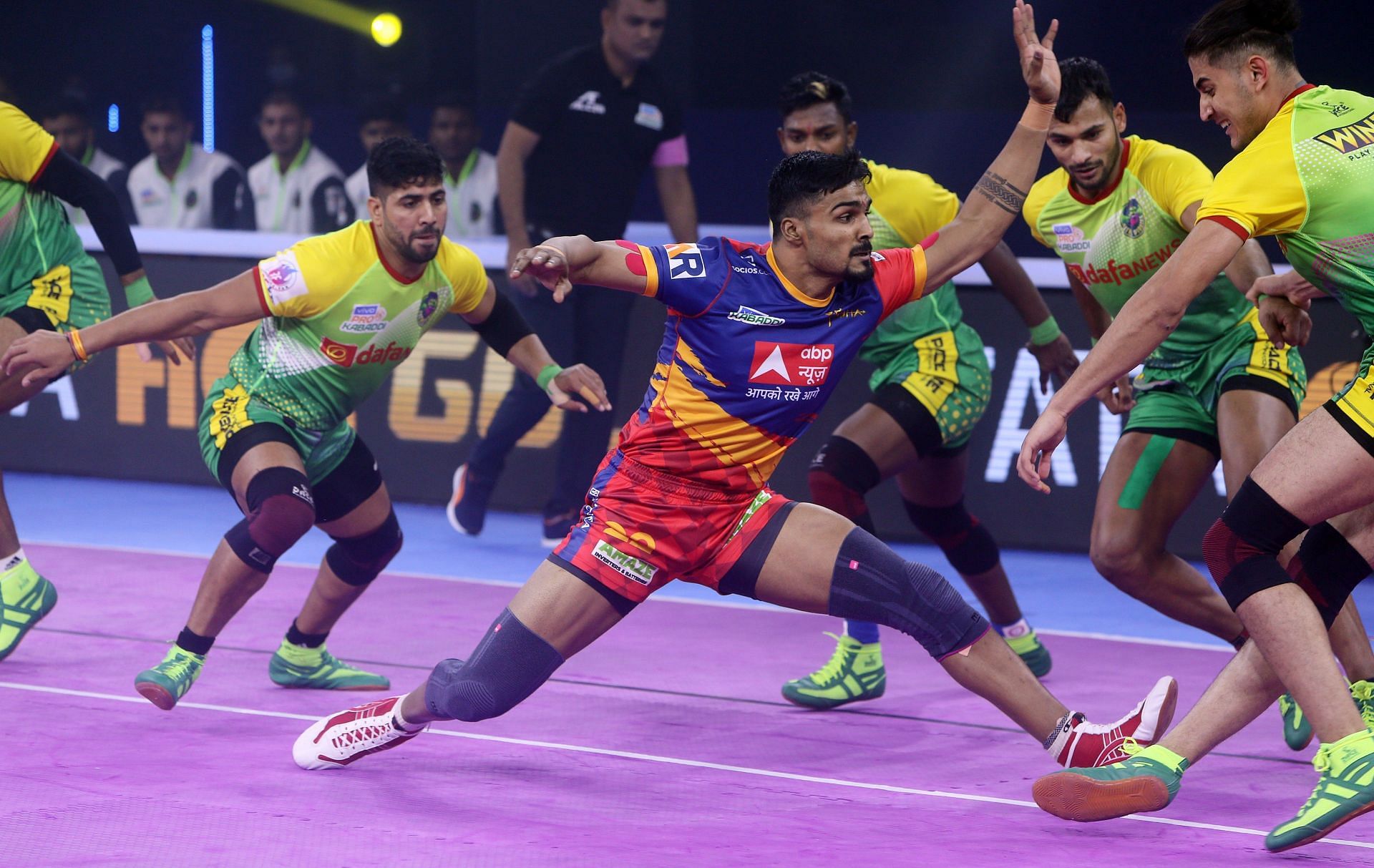 UP Yoddha raider Shrikant Jadhav in action against Patna Pirates - Image Courtesy: UP Yoddha Twitter