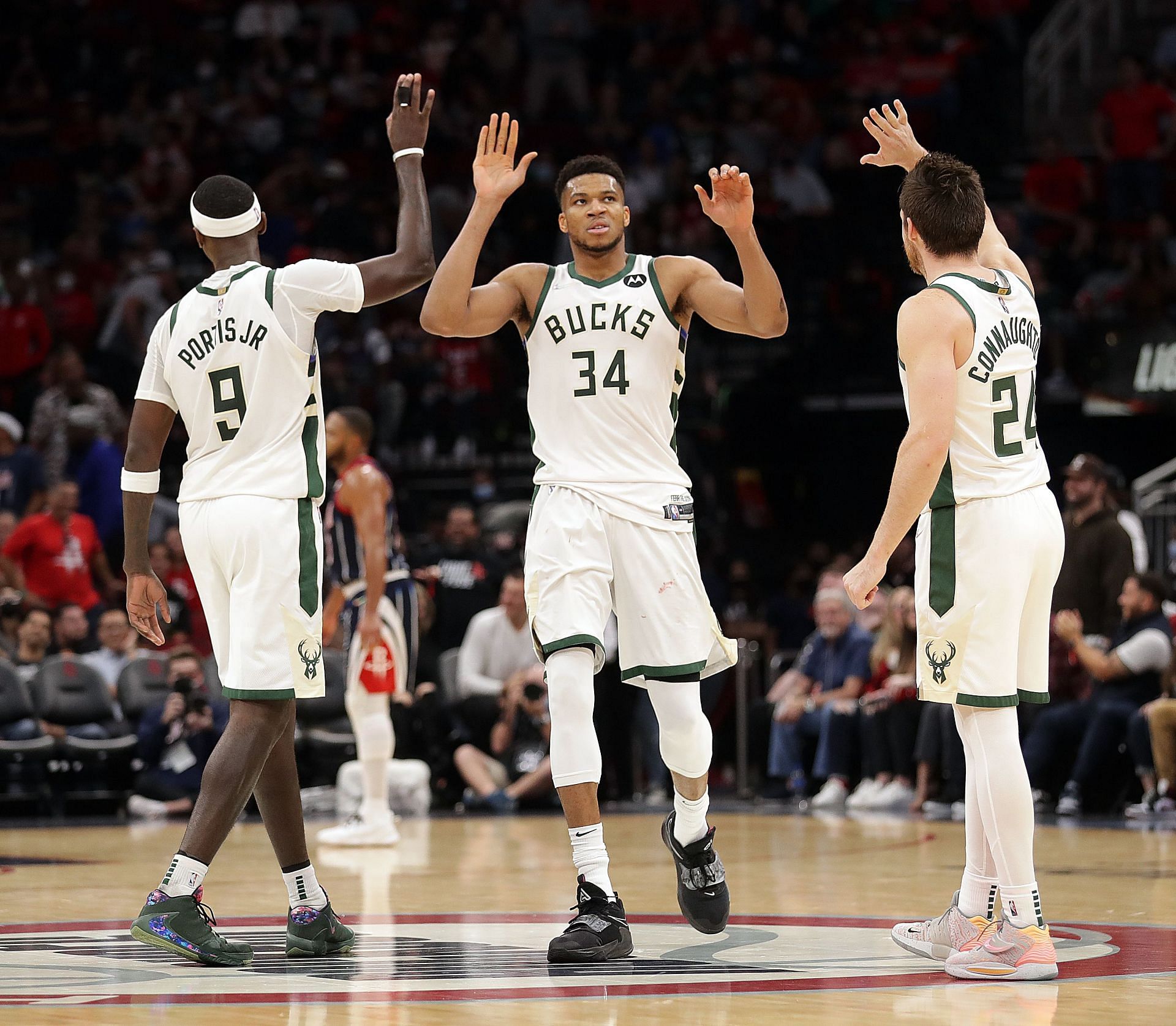 Milwaukee Bucks vs Houston Rockets.