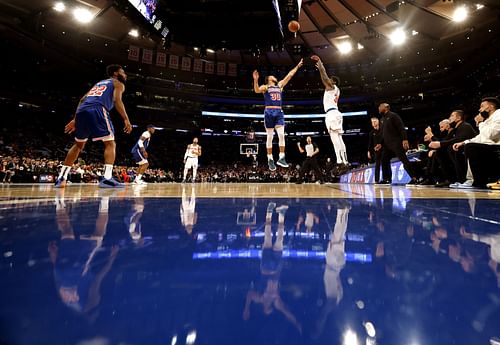 Steph Curry made history vs the New York Knicks