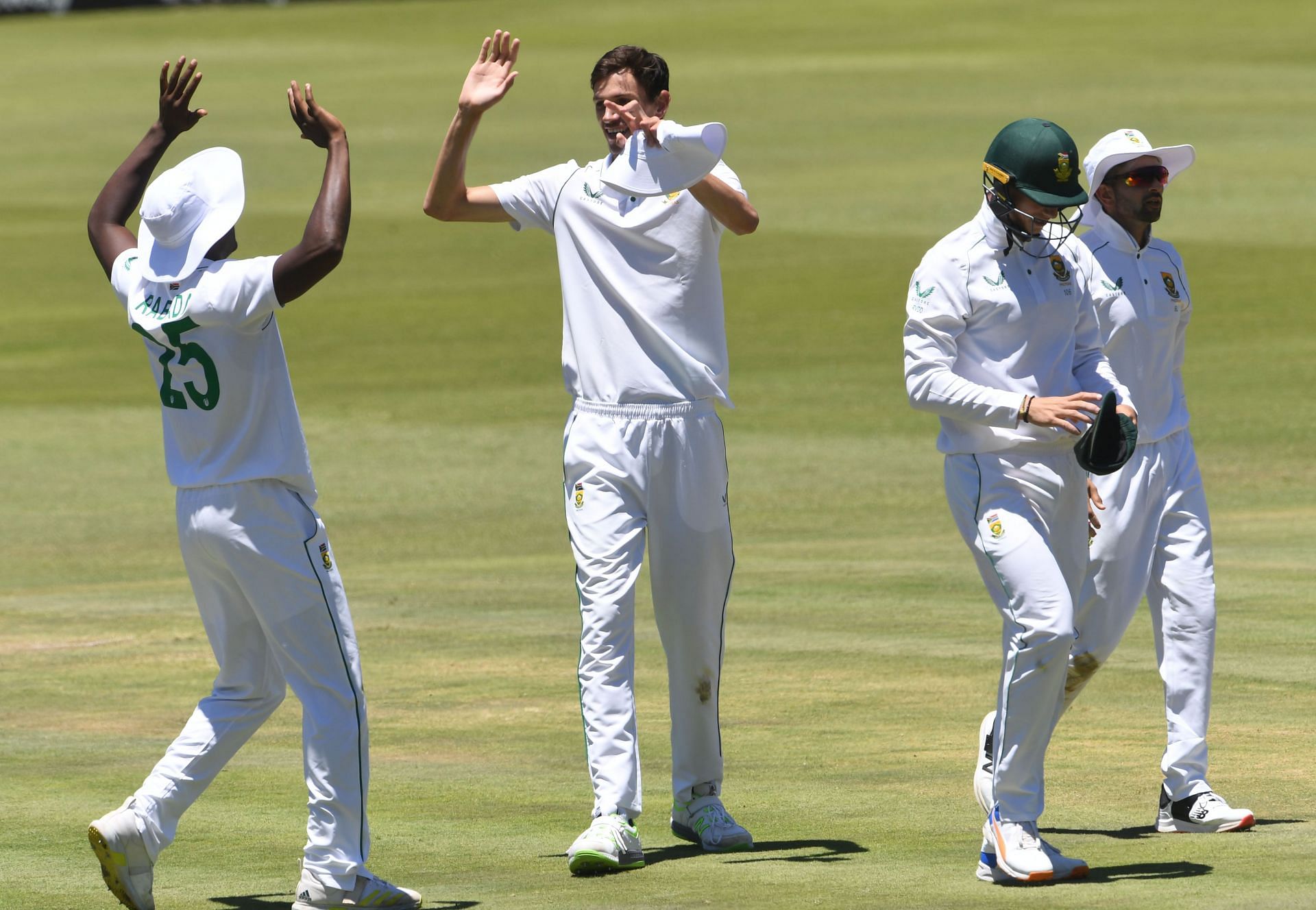 South Africa found their rhythm on Day 3 to bowl out India for 327