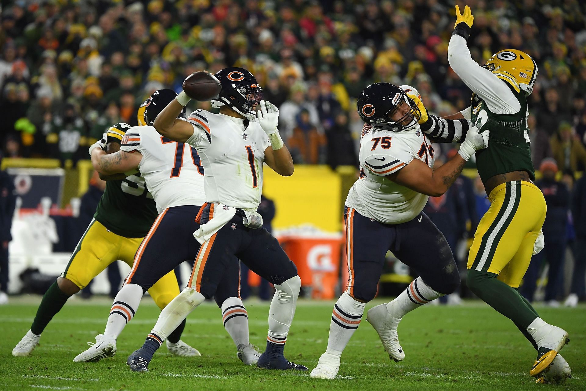 Chicago Bears quarterback Justin Fields