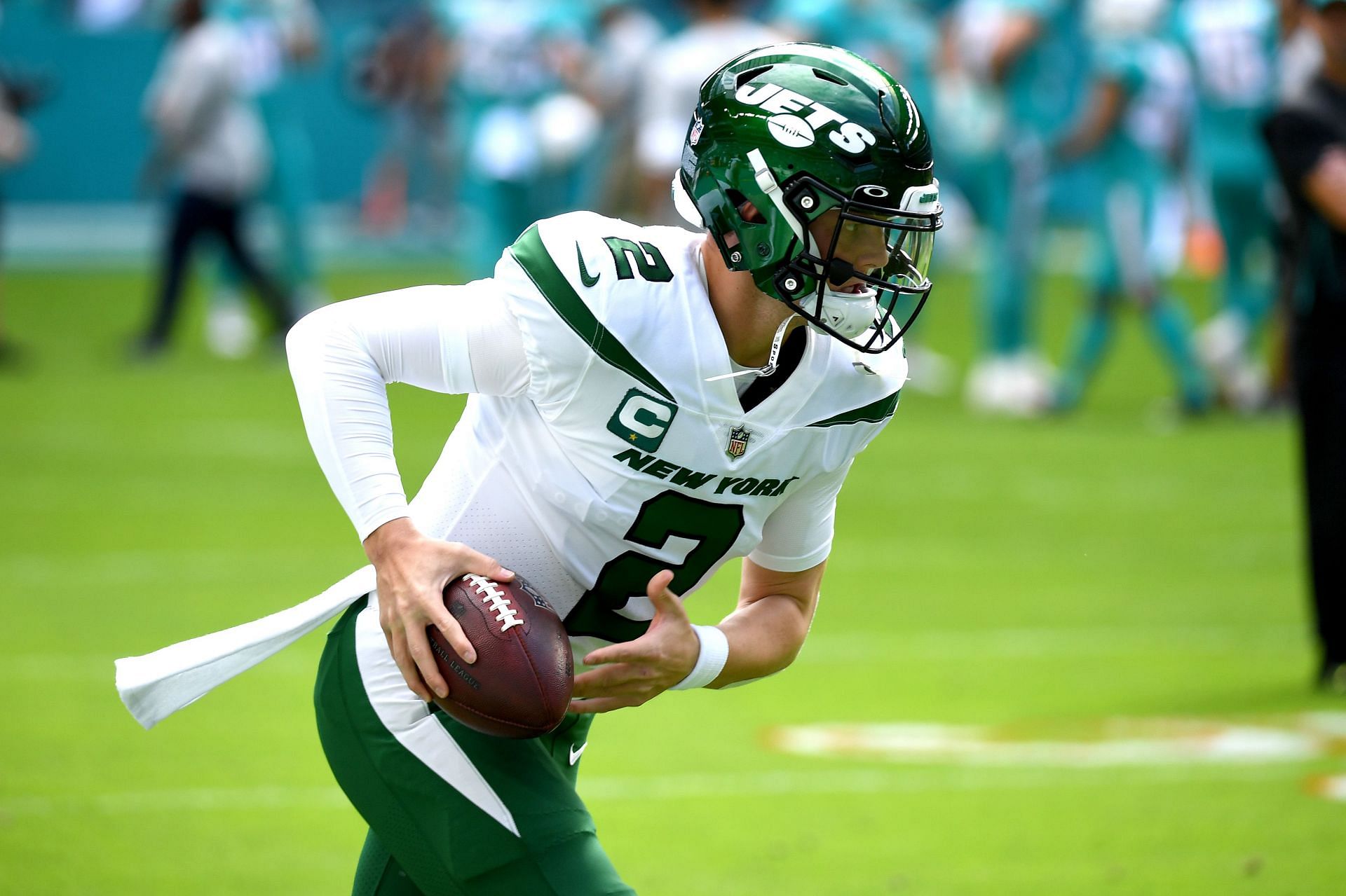 Jets QB Zach Wilson Shows Wheels With Long TD Run Against Jaguars