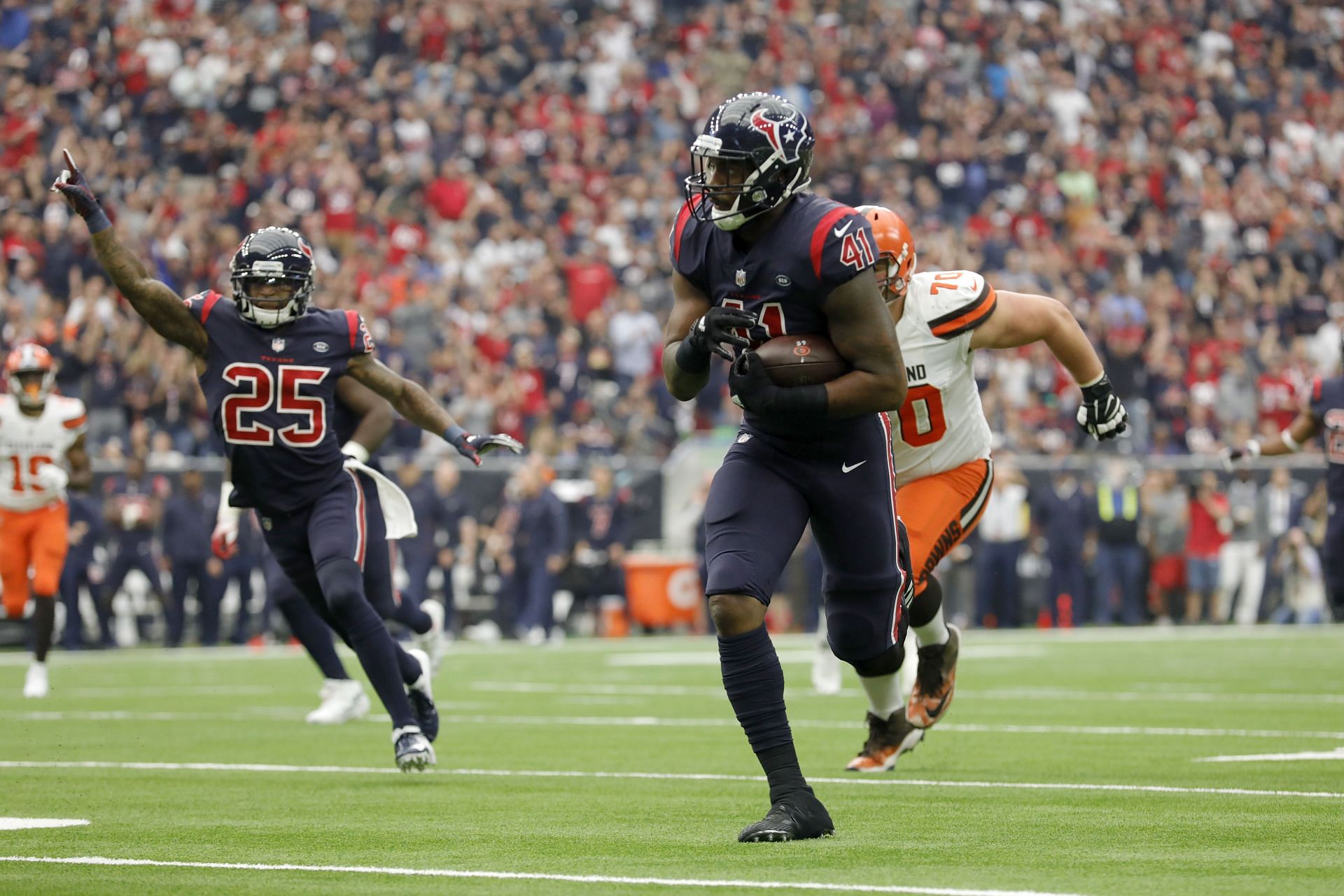 Cleveland Browns v Houston Texans - Zach Cunningham #41