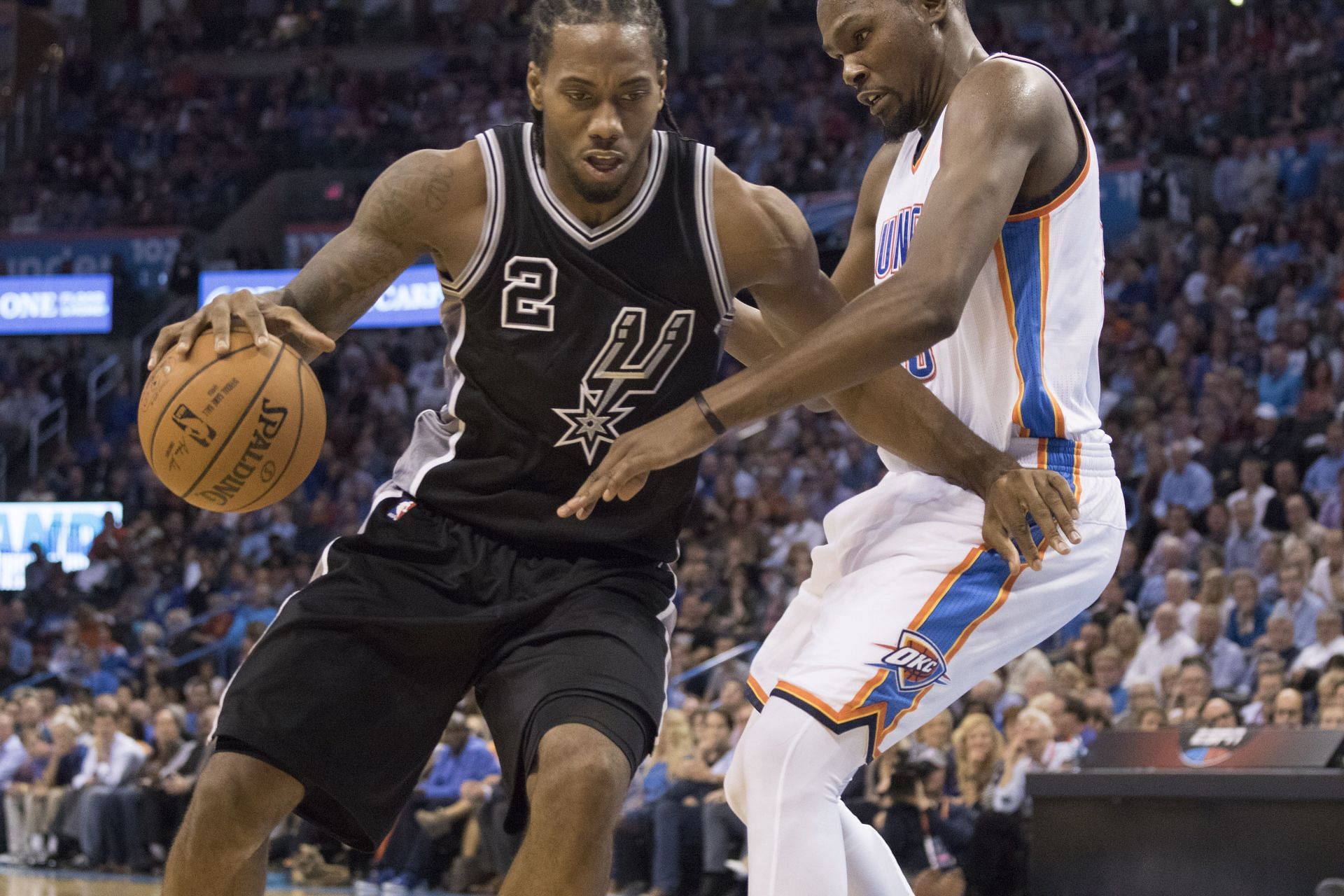 Kevin Durant #35 of the OKC Thunder guarding Kawhi Leonard.