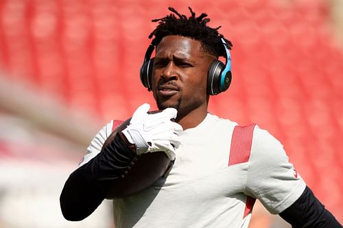 Tampa Bay Buccaneers WR Antonio Brown vs Miami Dolphins