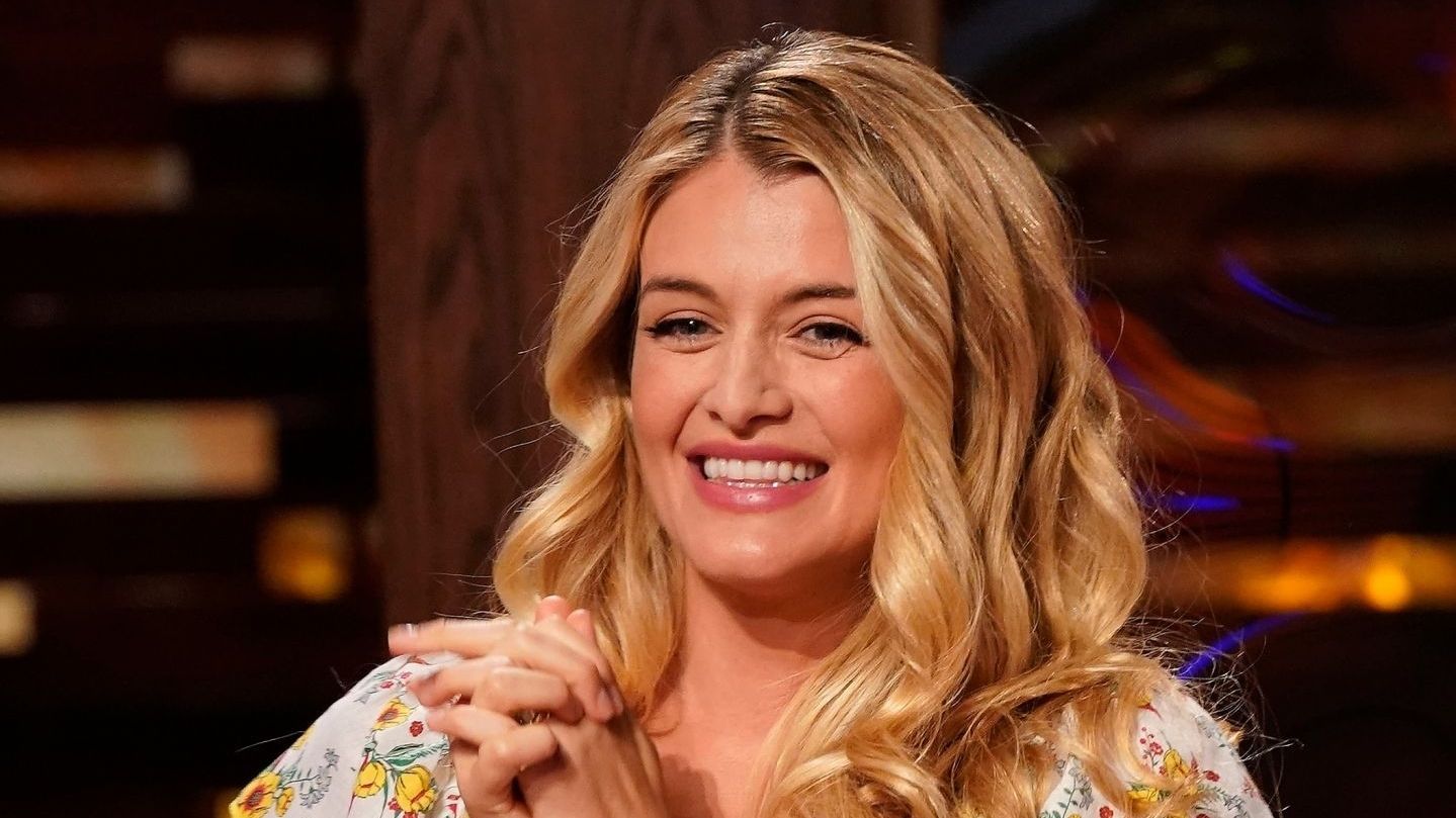 Daphne Oz is a TV host, chef and author, best known for hosting &#039;The Chew&#039; (Image via Masterchef/Fox/Getty Images)