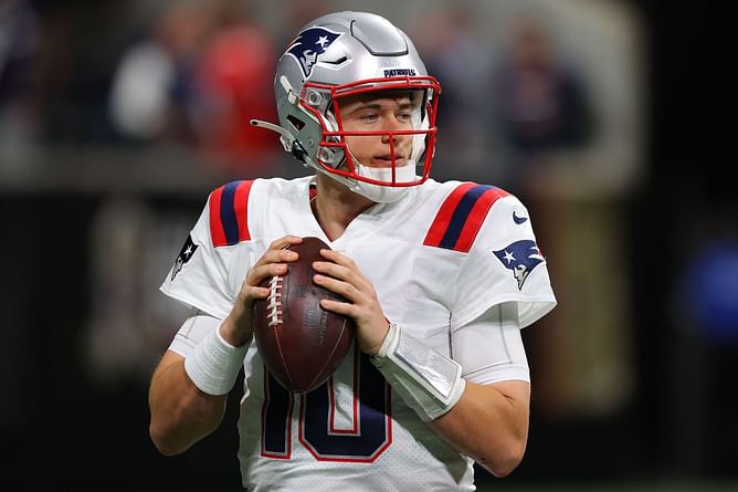 Mac Jones' playbook wristband stolen after Patriots-Falcons game