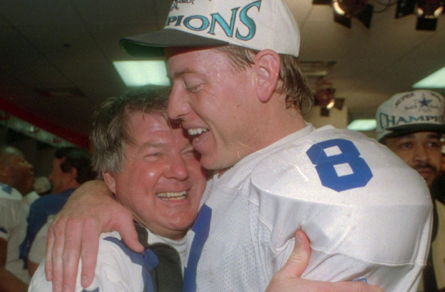 Former Dallas Cowboys head coach Jimmy Johnson (left) and quarterback Troy Aikman (photo: Dallas Morning News)