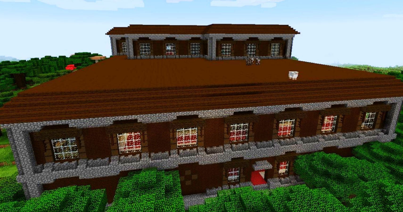 Woodland Mansions make great mansions since they&#039;re already built (Image via Minecraft)
