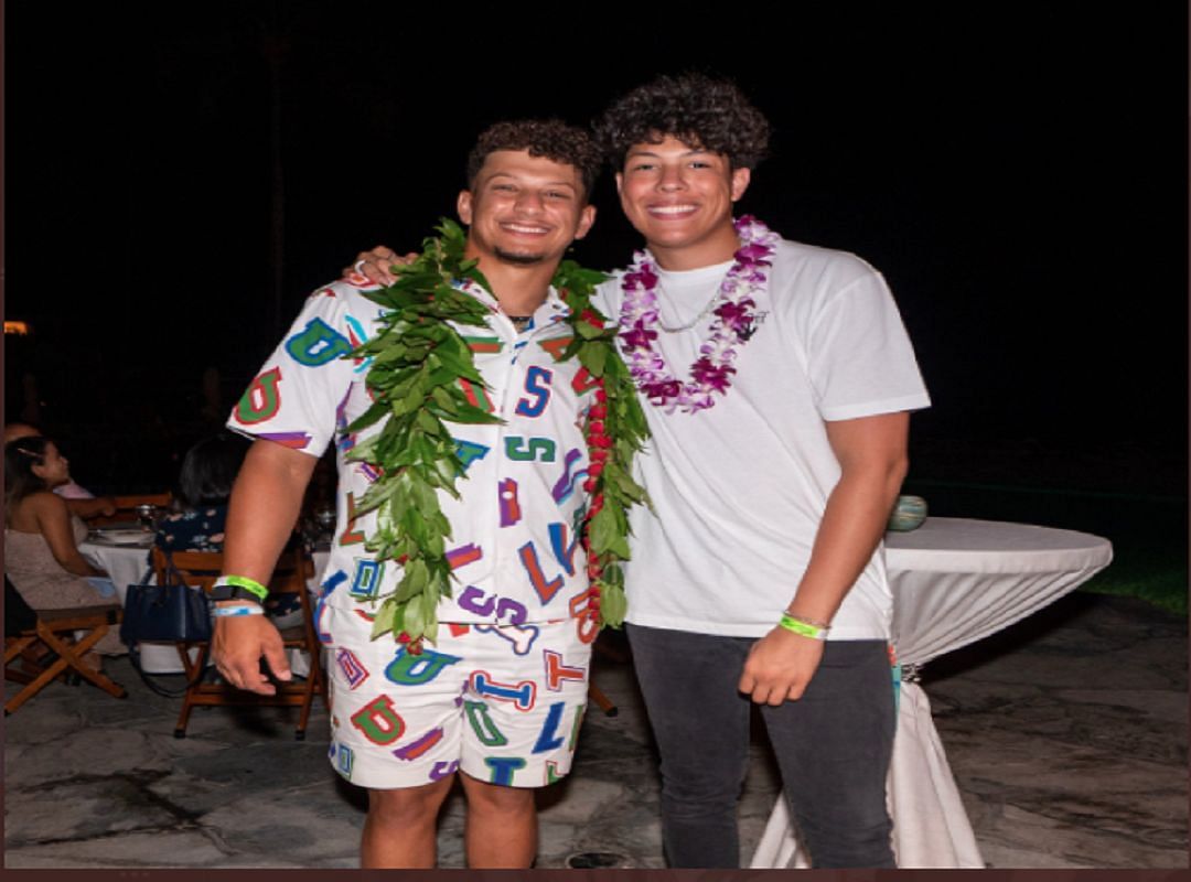 Patrick Mahomes' brother was absolutely roasted by local KC bar