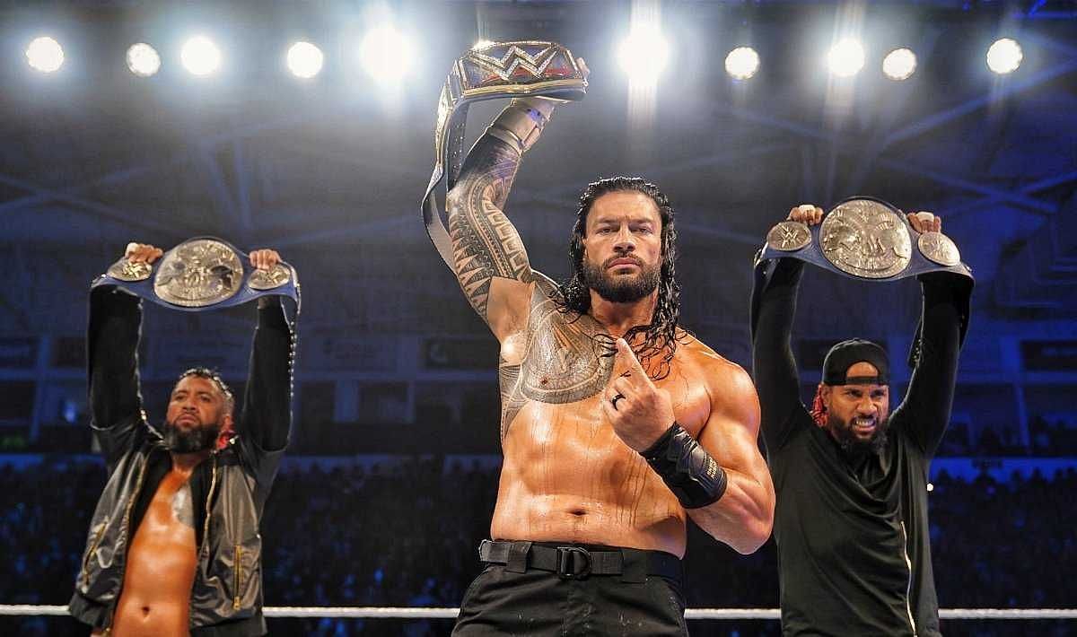 WWE Unviversal Champion Roman Reigns with Smackdown Tag Team Champion The Usos