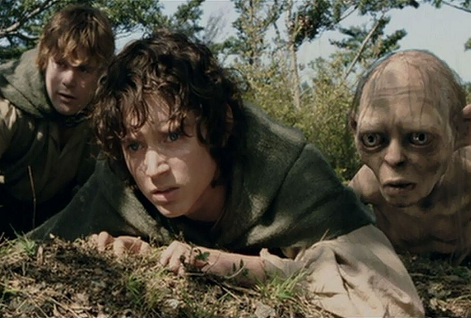 Sam, Frodo, and Smeagol in &#039;The Two Towers&#039; (Image via Warner Bros.)