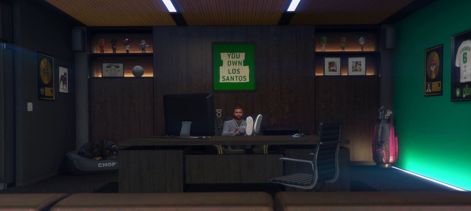 Franklin Clinton at his agency office (Image via Rockstar Games)