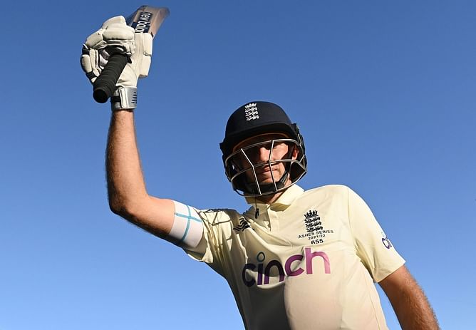 "He came out with a positive mindset and looked confident and decisive" - Michael Hussey lauds Joe Root