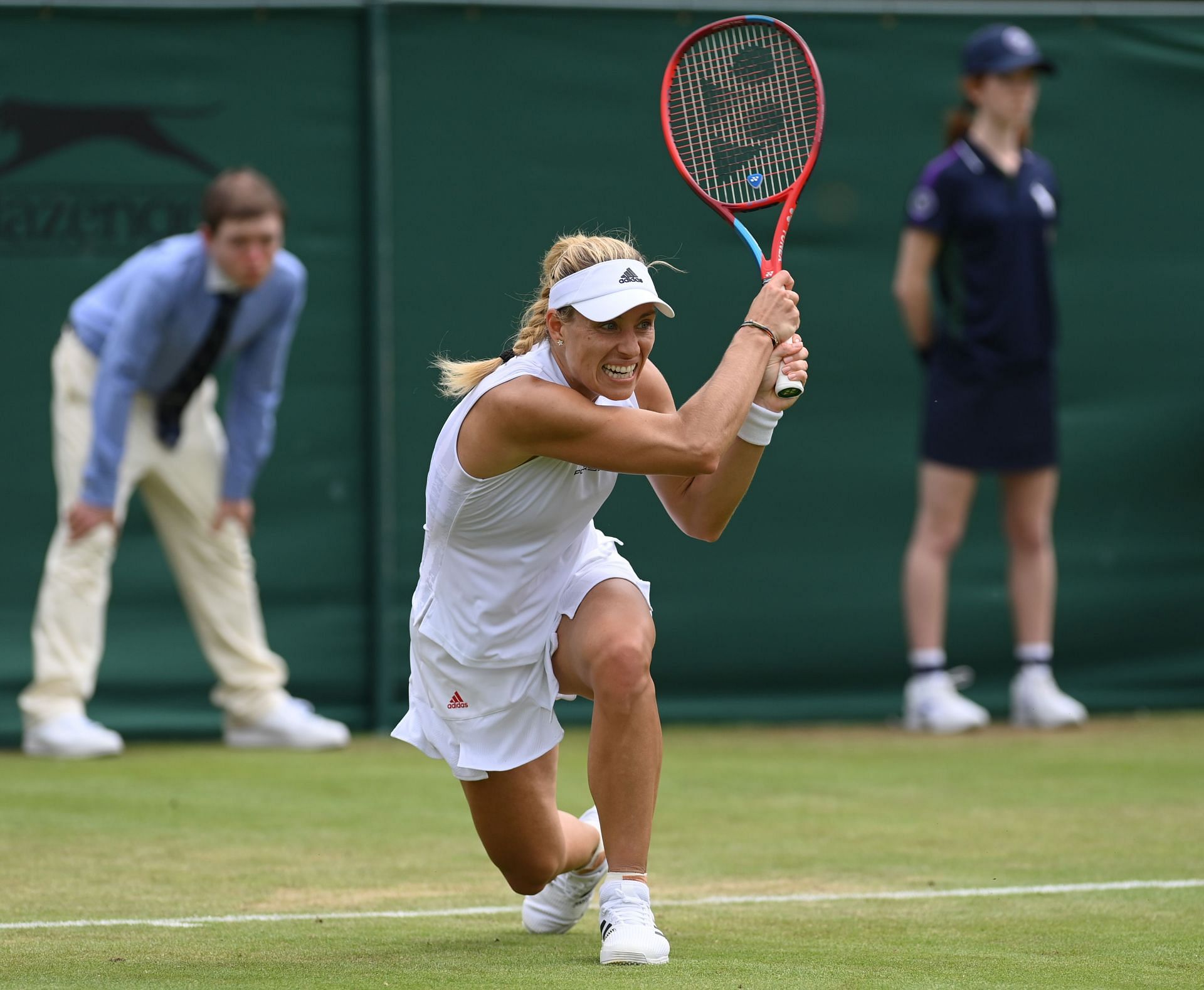 Kerber survuved a scare from Tormo