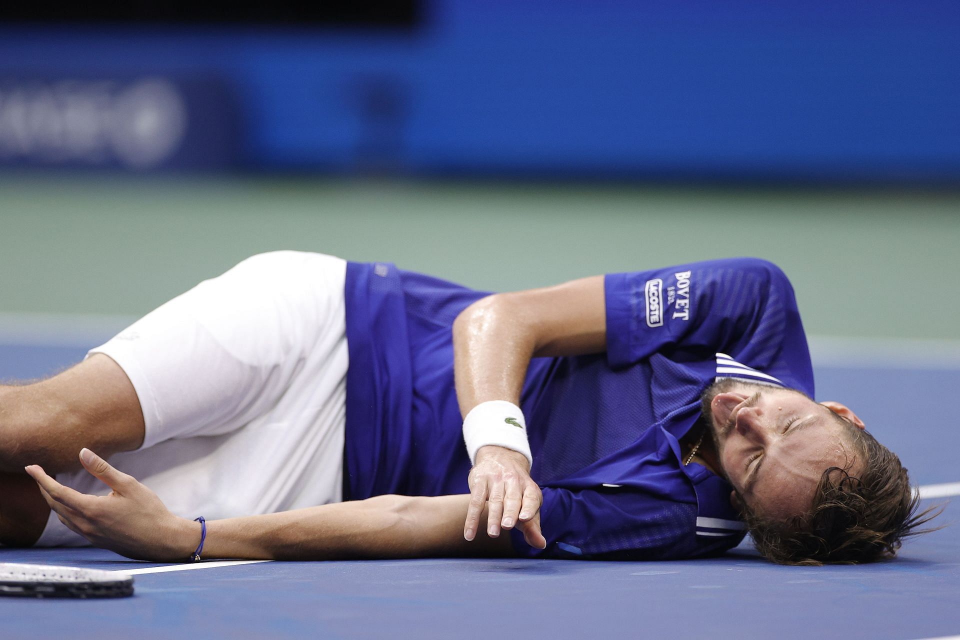 Daniil Medvedev celebrating after beating Novak Djokovic in the 2021 US Open finals