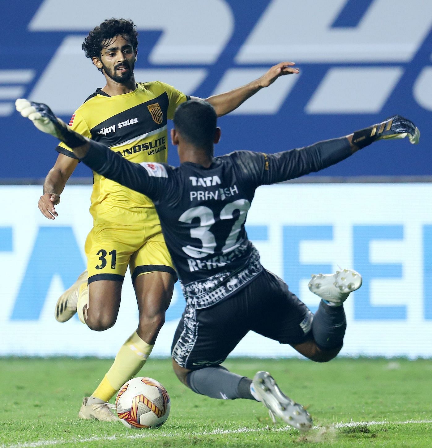Jamshedpur FC goalie TP Rehenesh against Hyderabad FC in the previous ISL edition (Picture Courtesy: ISL)