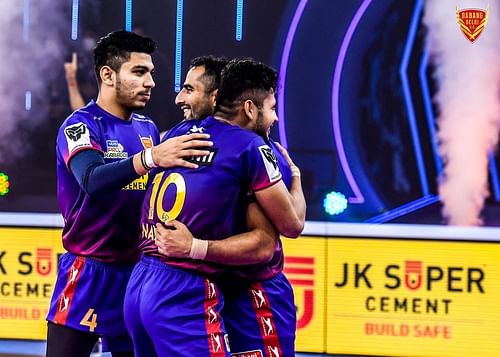 Dabang Delhi KC players celebrate (PC: Dabang Delhi KC/ Twitter)