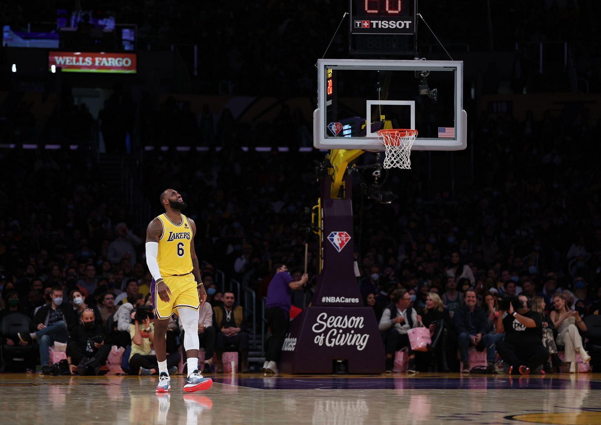 LeBron James led the LA Lakers to a victory against the Boston Celtics