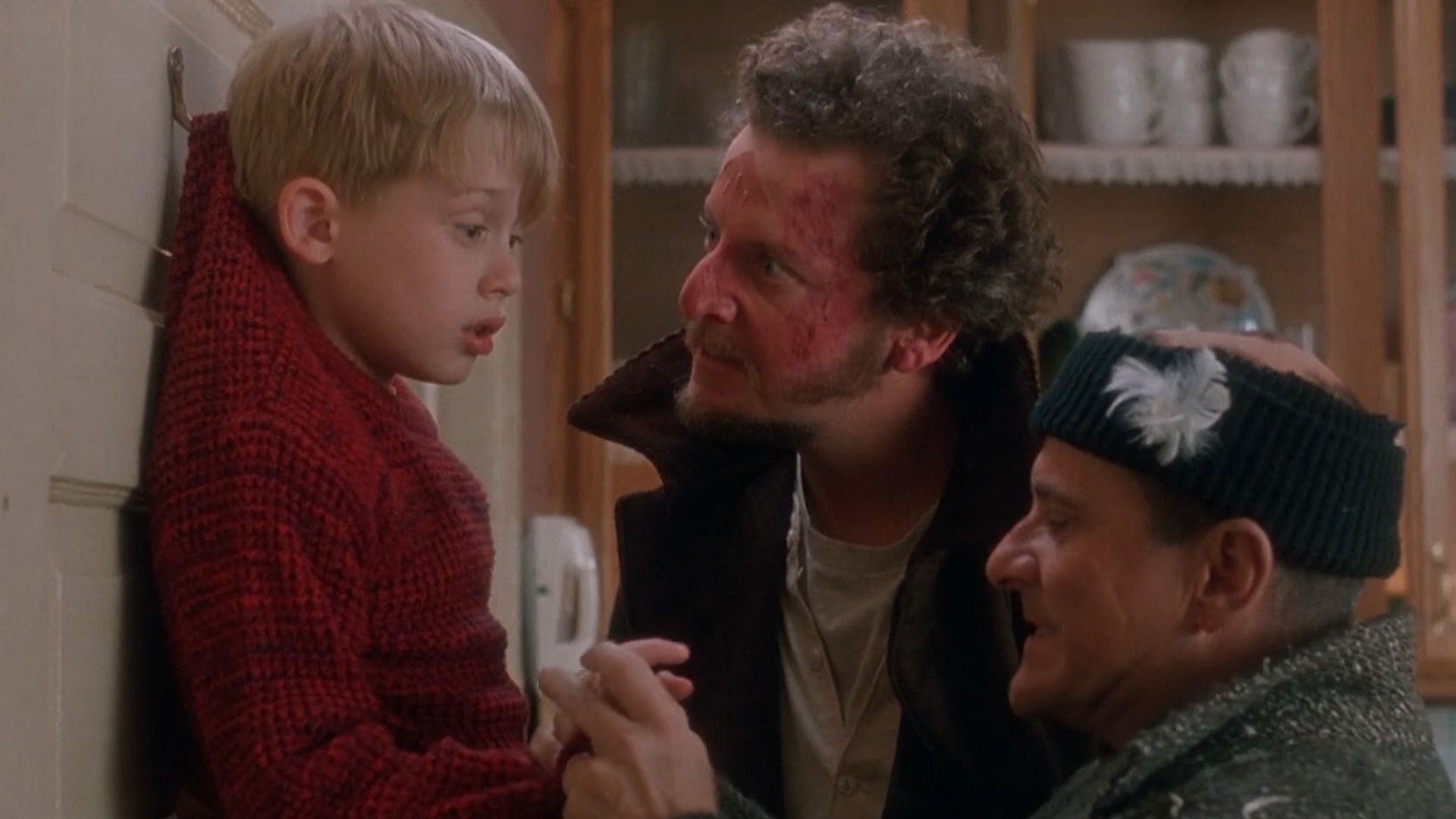 Home Alone is a classic Christmas movie (Image via 20th Century Fox)