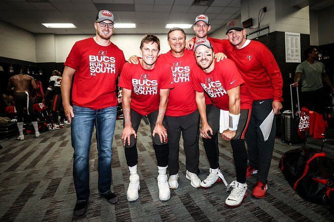 Tom Brady and crew celebrate the Buccaneers winning the NFC South title