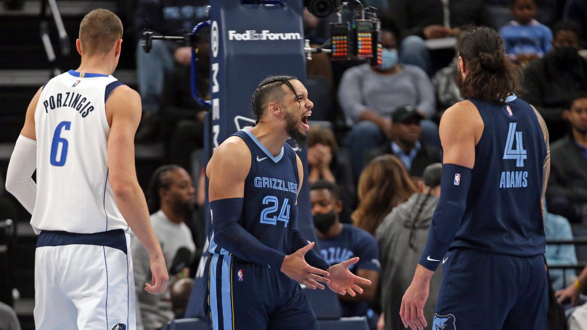 The Memphis Grizzlies lost their composure in their loss to the Dallas Mavericks. [Photo: Bleacher Report]