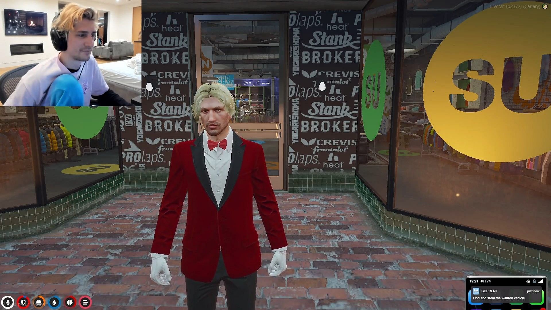xQc&#039;s friends roast him for his terrible new look in the GTA NoPixel RP server (Image via Twitch/xQcOW)