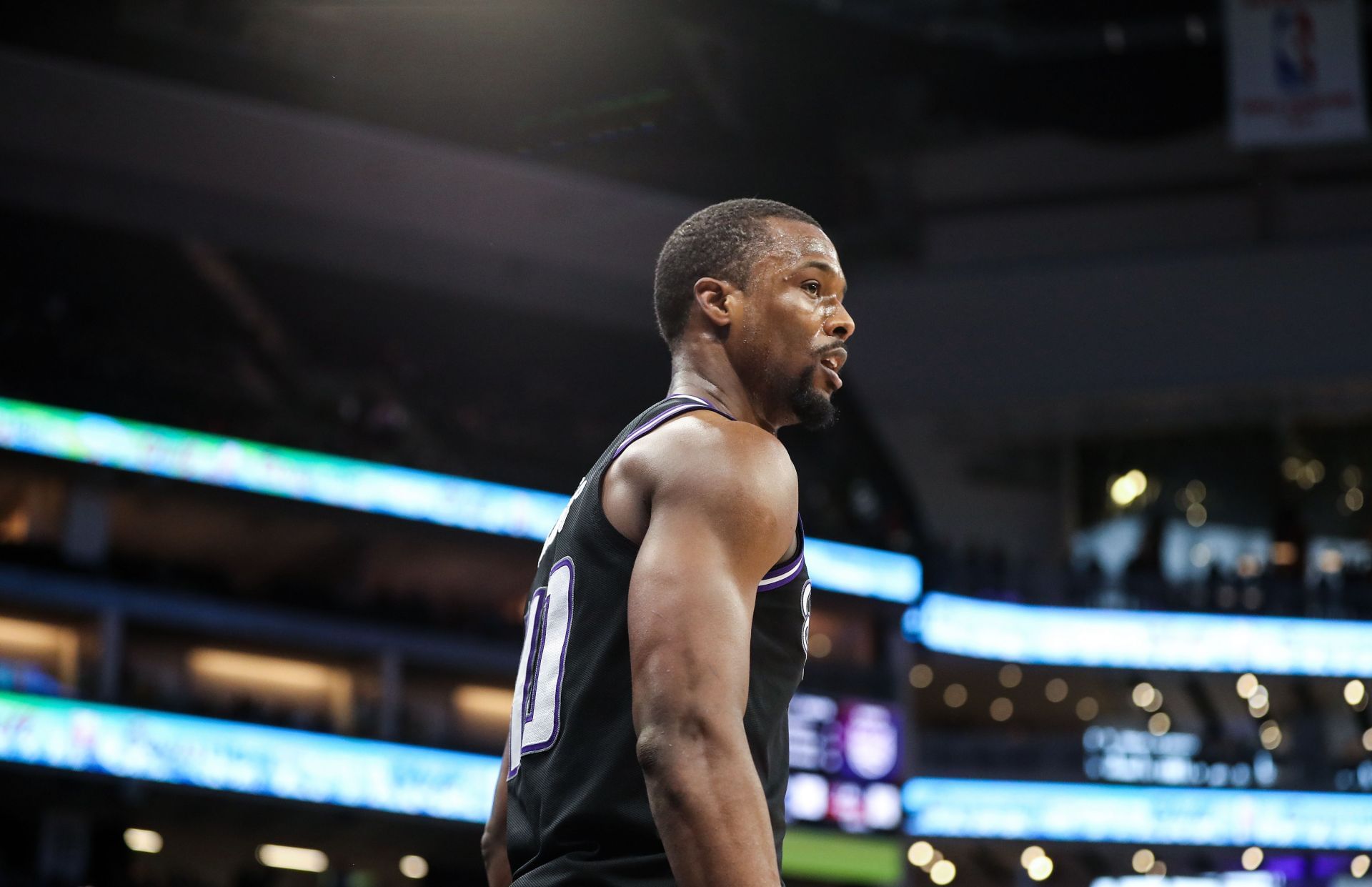 Harrison Barnes of the Sacramento Kings against the San Antonio Spurs