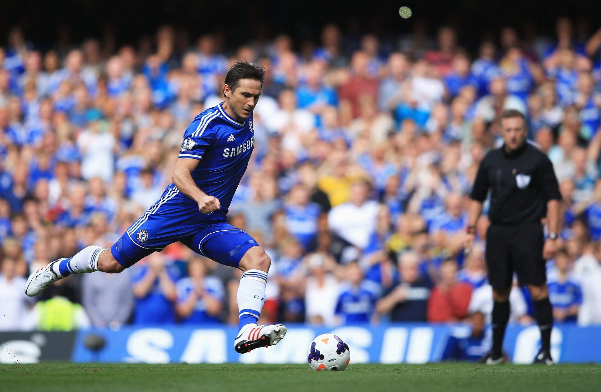 Chelsea&#039;s Frank Lampard takes a penalty against Hull City.