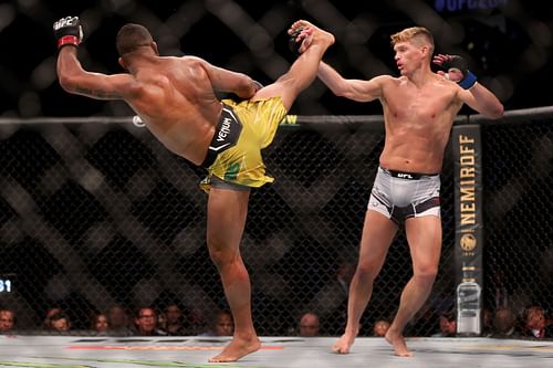 Stephen Thompson vs. Gilbert Burns at UFC 264