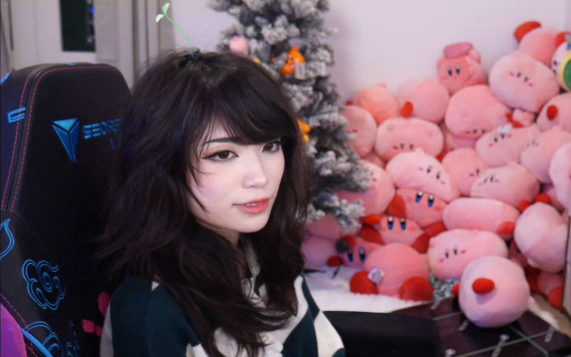 Emiru shows her Kirby plushie collection, met with surprise (Image via Twitch/Emiru)