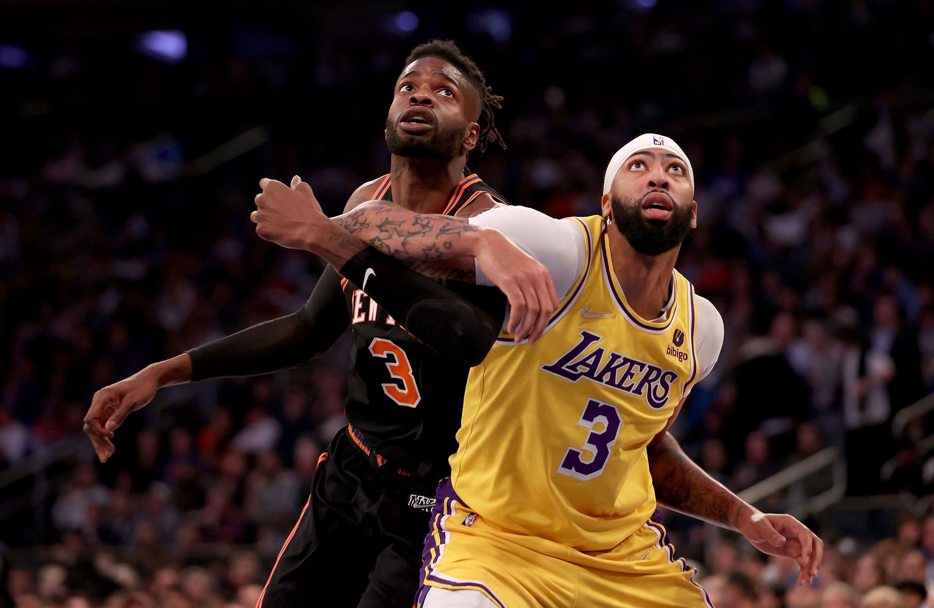 Los Angeles Lakers All-Star Anthony Davis boxing out a defender