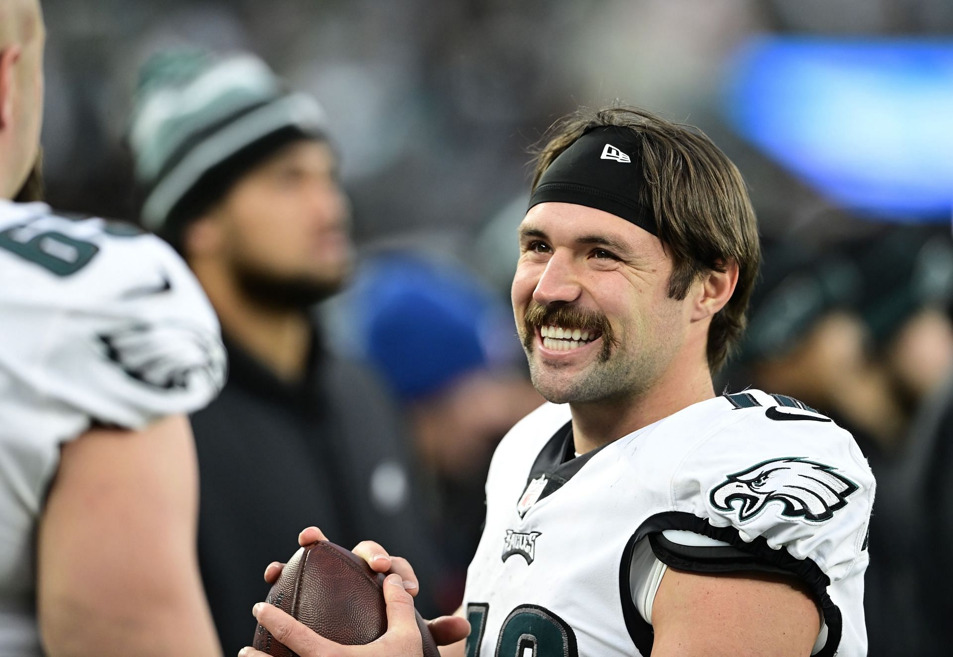 Gardner Minshew's reaction to Eagles win with his dad is awesome